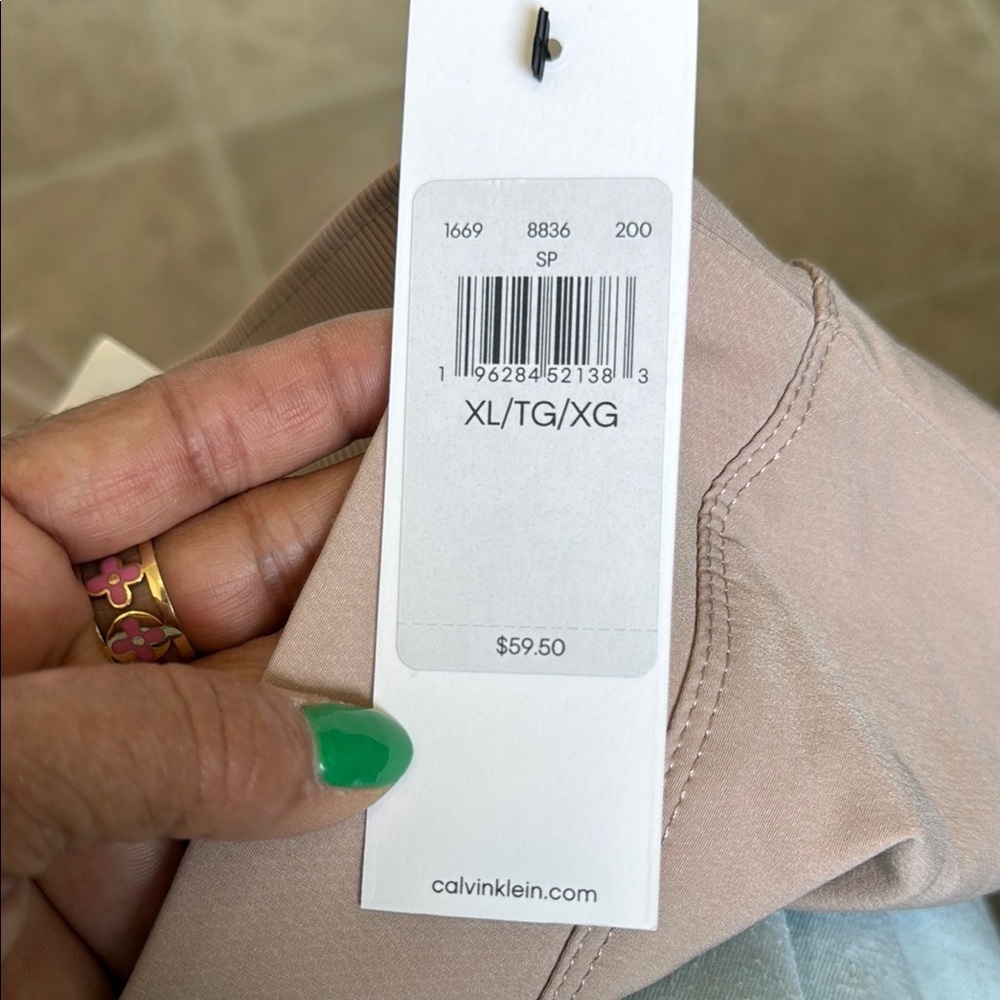 New Calvin Klein Tan Cargo Shorts with Classic Design - Picture 8 of 9